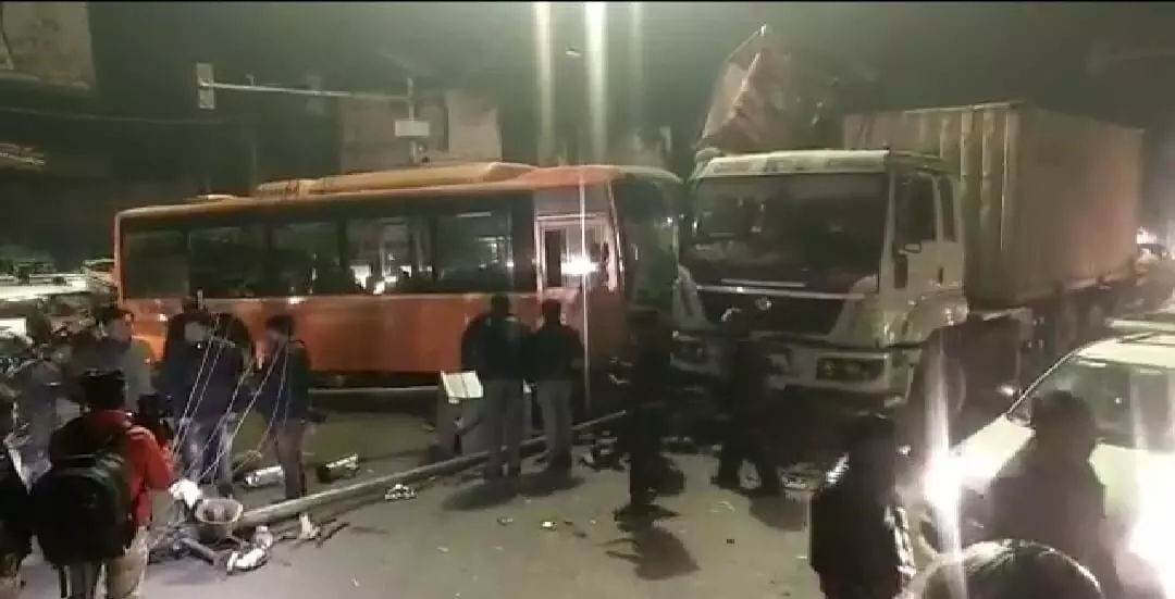 kanpur news electric bus accident