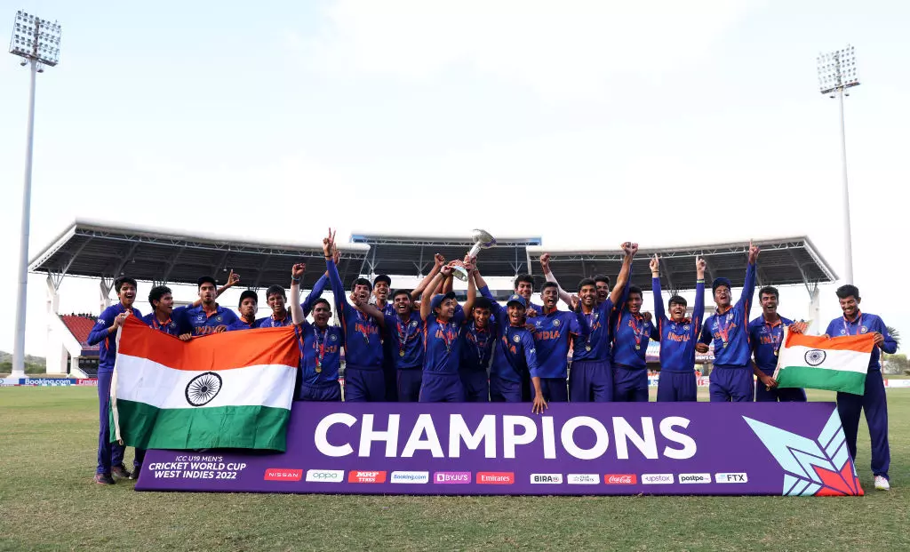 Under 19 World Cup : भारत रिकॉर्ड पांचवीं बार बना विश्व चैंपियन, फाइनल मैच में इंग्लैंड को 4 विकेट से हराया, बाना ने छक्के से दिलाई जीत