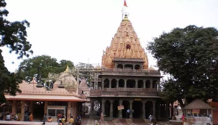 Madhya Pradesh: उज्जैन महाकालेश्वर मंदिर के गर्भगृह में प्रवेश हुआ शुरू, इन नियमों के तहत कर सकेंगे दर्शन