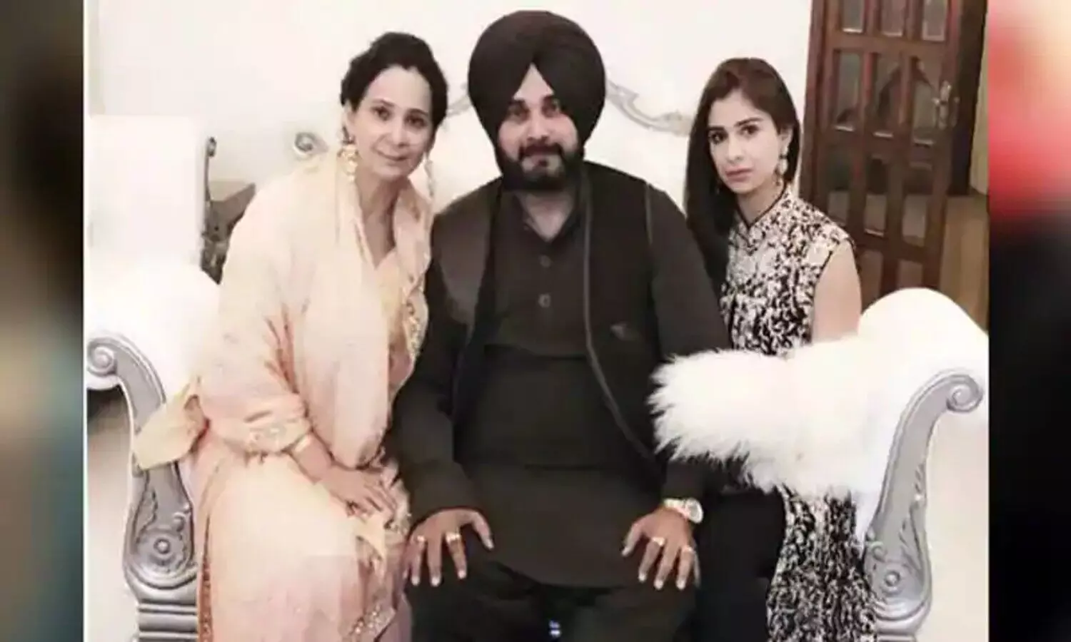 Punjab Election 2022: नवजोत सिंह सिद्धू की पत्नी के बाद अब उनकी बेटी राबिया सिद्धू भी चुनावी मैदान में उतर चुकी हैं। राबिया ने भी सिद्धू को सीएम चेहरा ना घोषित किए जाने पर अफसोस जाहिर किया है।