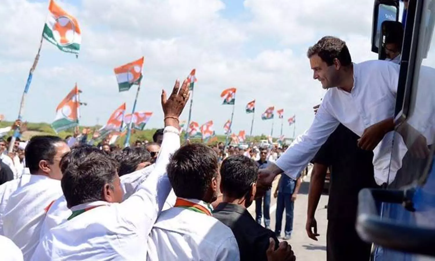 Rahul Gandhi Gujarat Visit: तीन दिन के गुजरात दौरे पर राहुल गांधी, भगवान द्वारकाधीश का लिया आशीर्वाद, देखें VIDEO