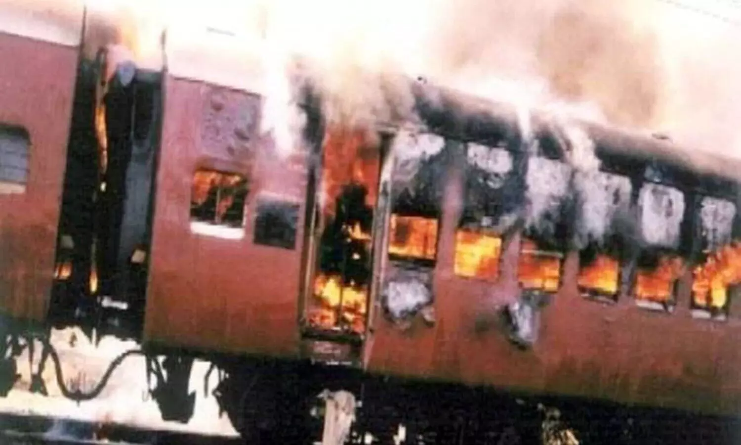 Godhra Kand: ट्रेन की बोगी फूंकने के बाद धधक उठा था गुजरात, सांप्रदायिक हिंसा में मारे गए थे सैकड़ों लोग