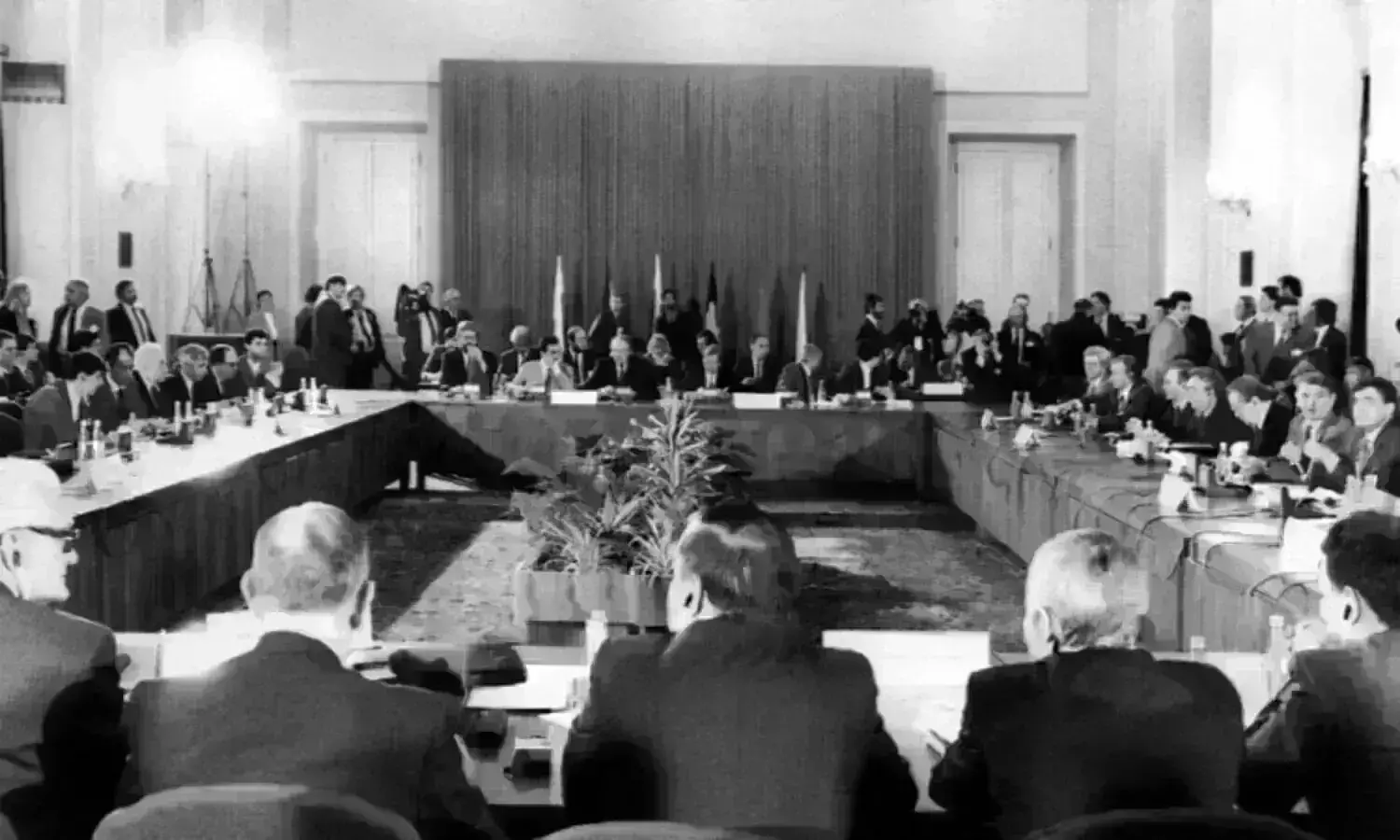 Warsaw Pact: नाटो के जवाब में बनी थी वारसा संधि, इस तरह अस्तित्वहीन हो गया संगठन