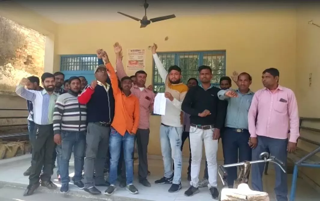 Pump Operators protest in Firozabad