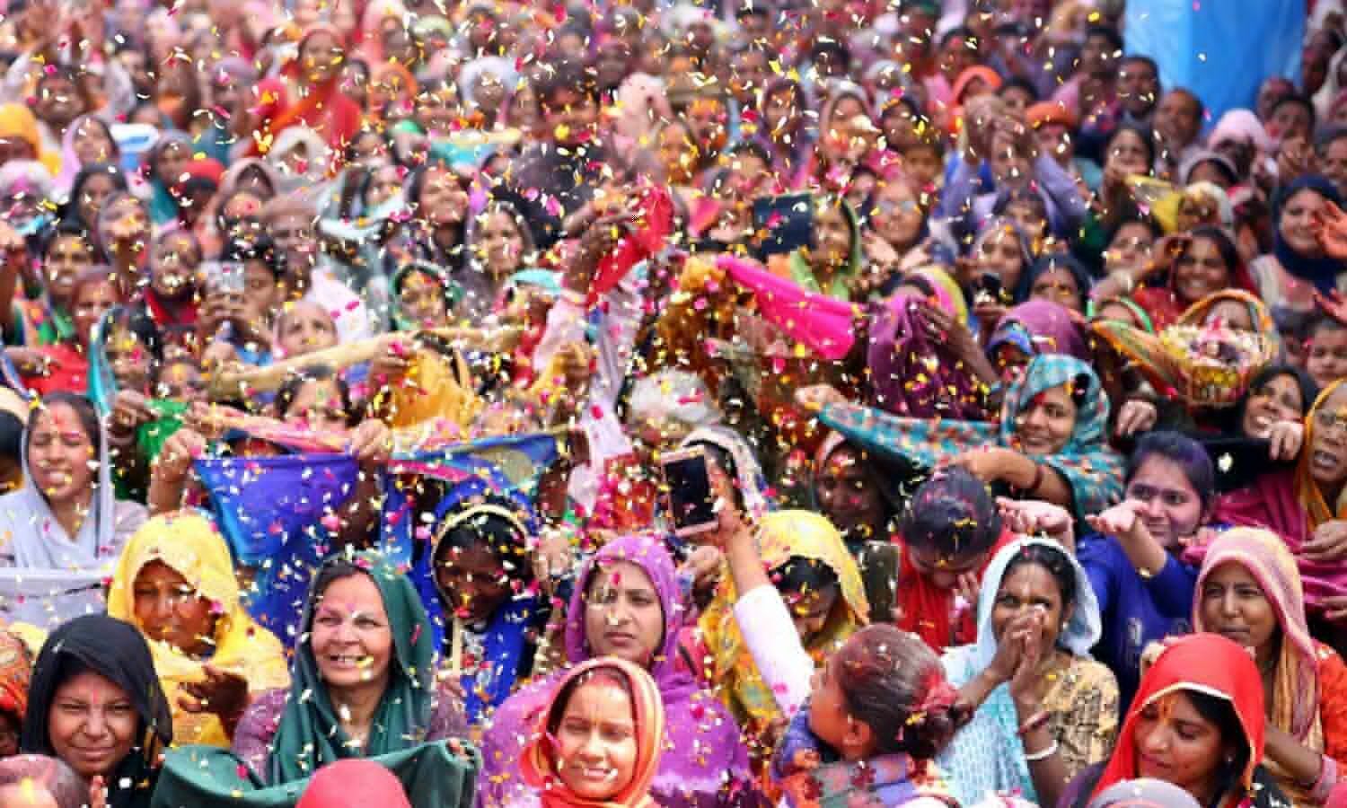 Holi 2022- Gokul Ramanreti- Holi of God devotees and saints-Brij ki Holi-Mathura- 6 march 2022 | Holi 2022: भगवान, भक्त व संतो की होली से सराबोर हुआ गोकुल रमणरेती | News Track in Hindi