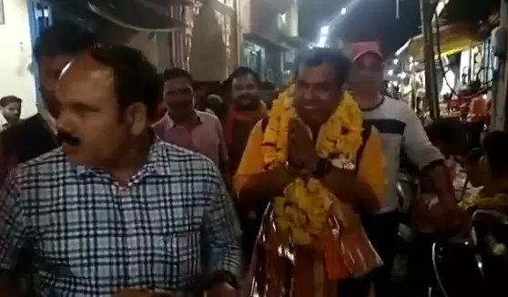 Mathura News BJP candidate Shrikant Sharma visited Shri Banke Bihari Temple