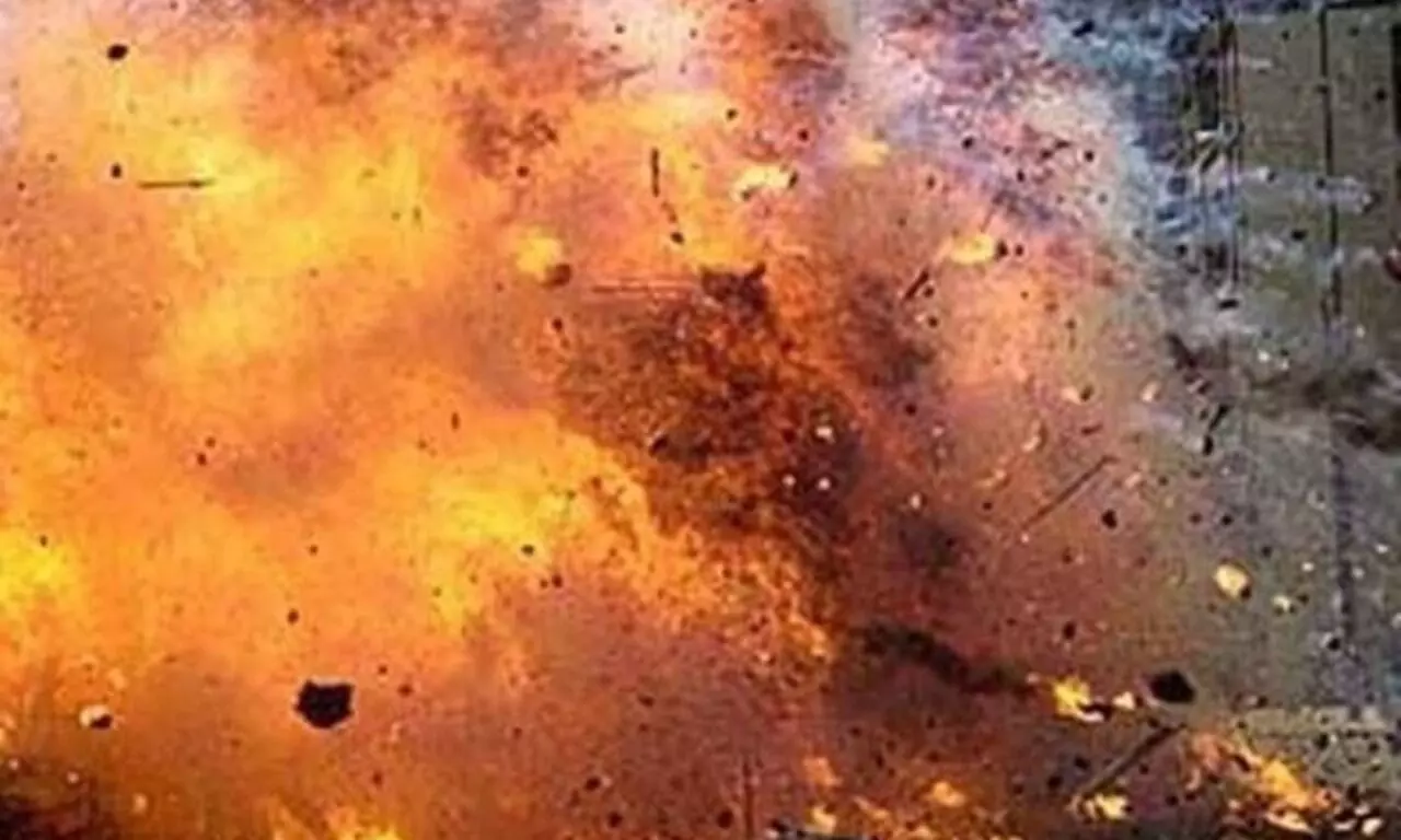 Jammu and Kashmir: Massive explosion at a Chowk in Udhampur, Jammu and Kashmir, one killed and 7 injured