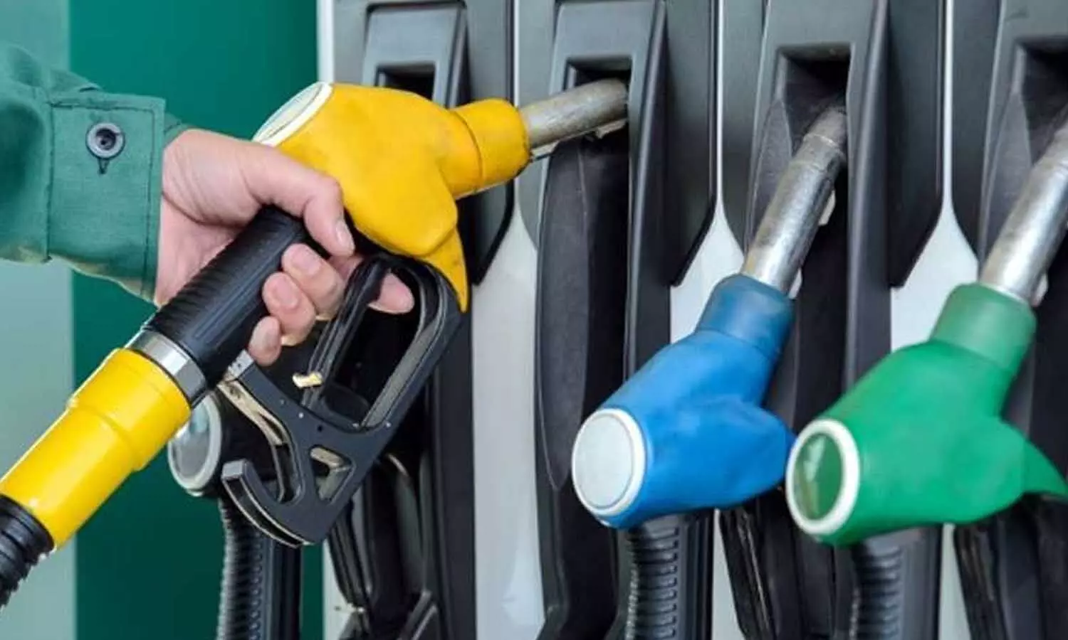 Petrol Diesel Price: दिल्ली में पेट्रोल-डीजल फिर हुआ महंगा, जानें नए रेट
