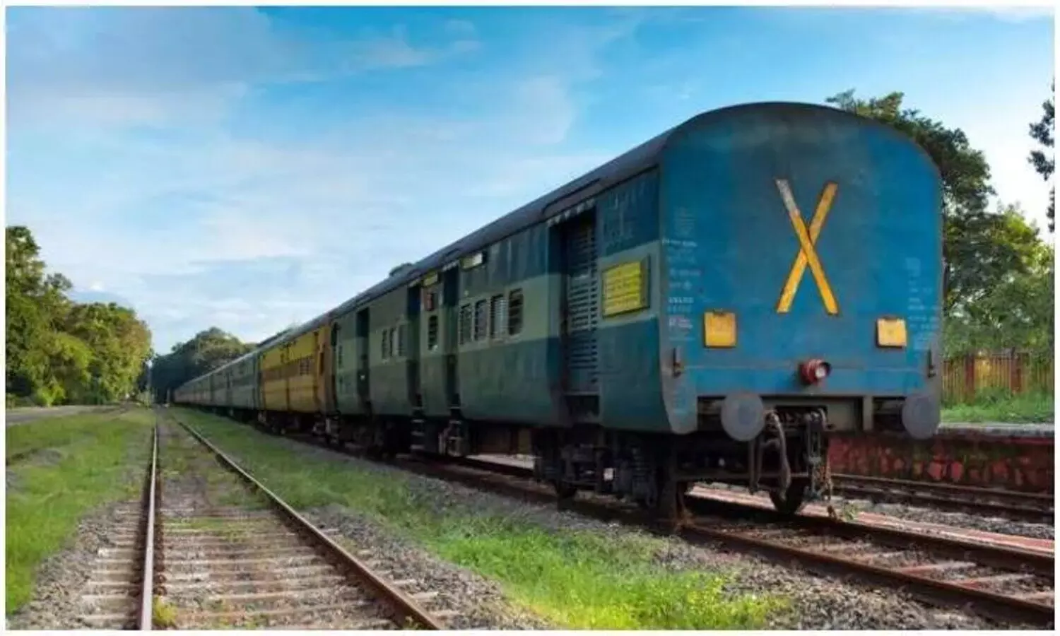 Fatehpur: चलती ट्रेन से दो बच्चों के साथ कूदी महिला, तीनों की मौत, बच्चों के साथ मायके जा रही थी मृतका