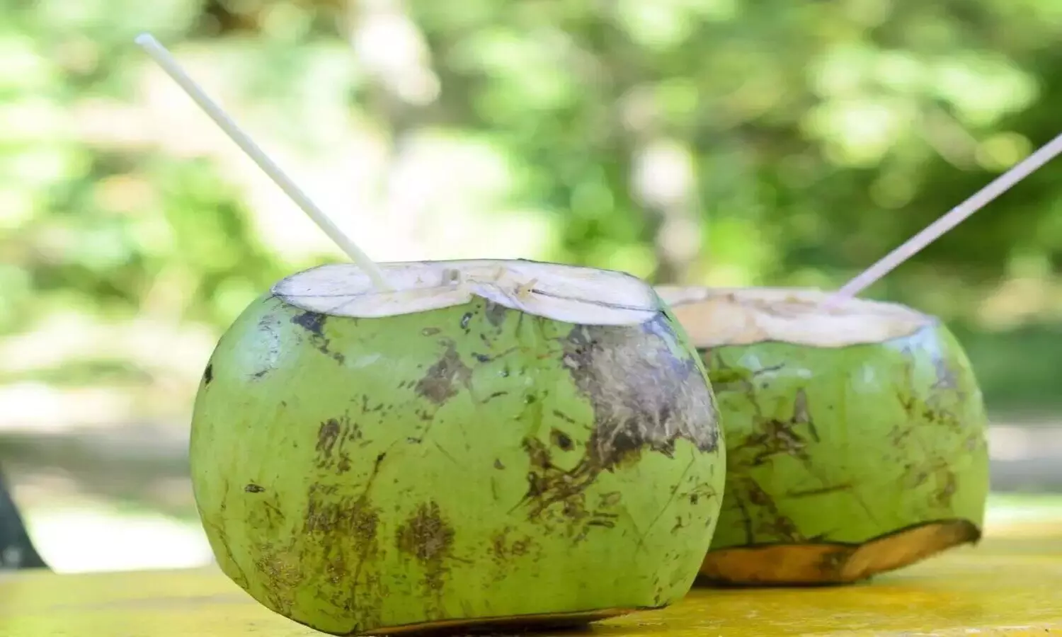 Coconut Water Health Benefits: नारियल पानी के हैं लाजवाब फायदे, जान हैरान रह जाएंगे आप