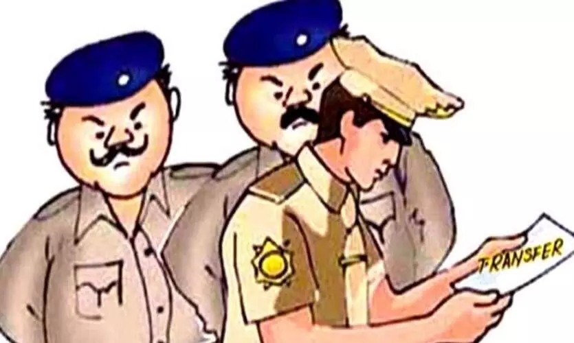 Baghpat News SP Neeraj Kumar Jadoun transferred many police station 19 policemen including 6 SHOs