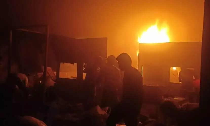 Unnao News Fire in factory store due to short circuit