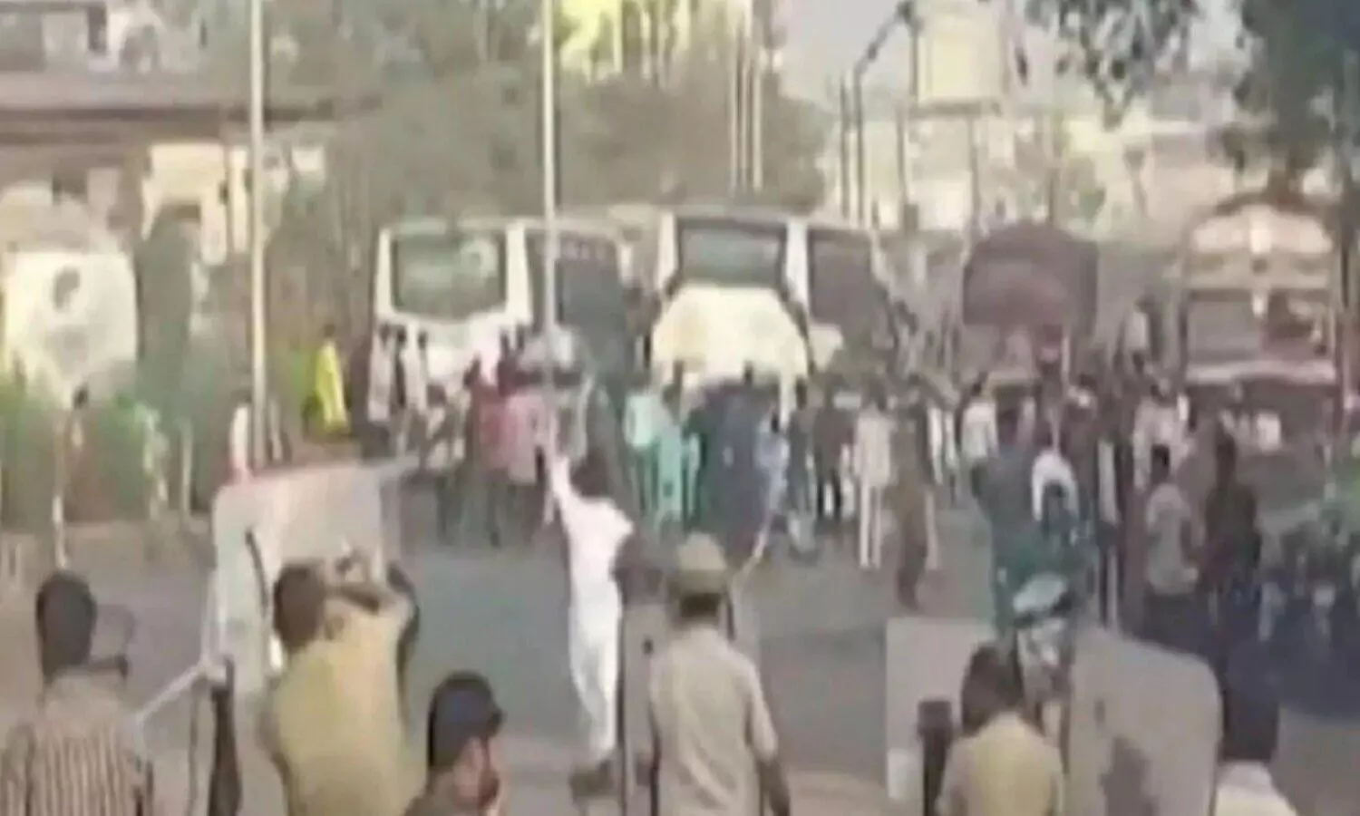Stone pelting in two communities