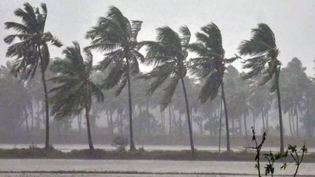 12 घंटे में आएगा Cyclone Asani, भारी बारिश का अलर्ट जारी, मछुआरों को किया गया आगाह
