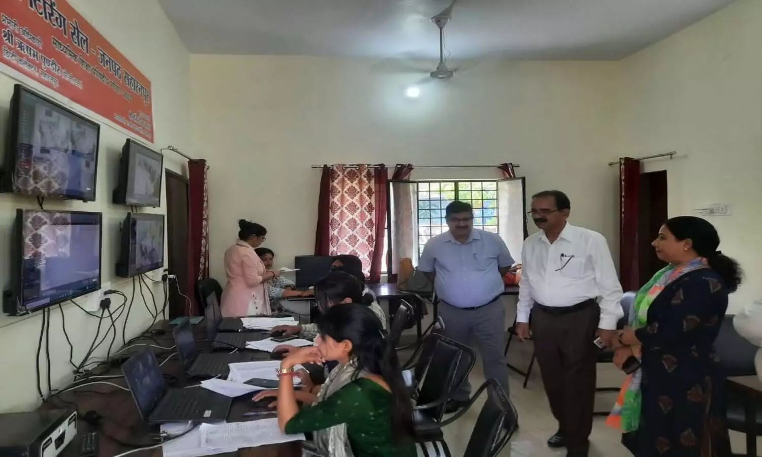 UP Board Exams 2022: सहारनपुर में बोर्ड परीक्षा के लिए सख्त तैयारी, कड़ी निगरानी में होंगे पेपर