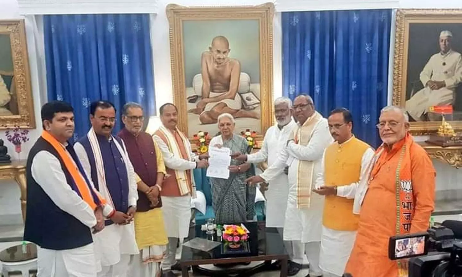 BJP letter submitted to Governor Anandiben Patel