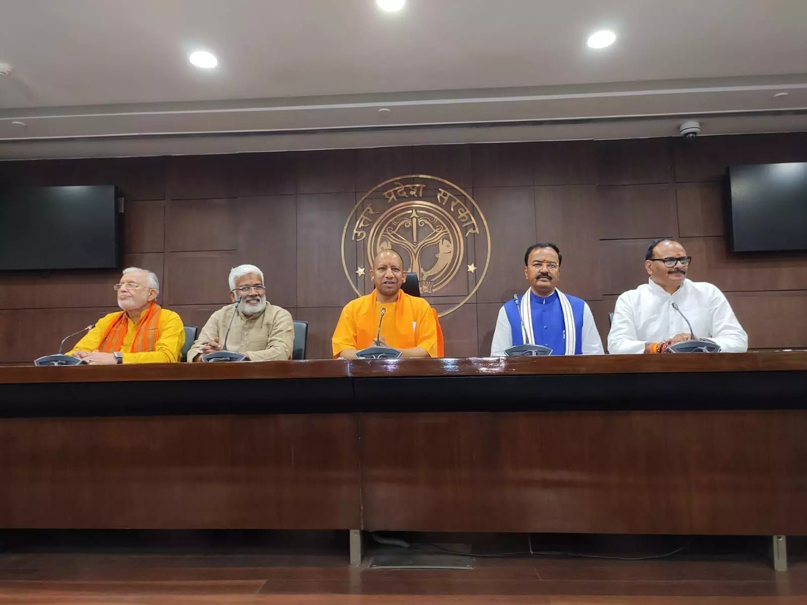uttar pradesh-cm-yogi-adityanath-cabinet meeting-lok bhawan-Live updates-press conference-UP CM Yogi Adityanath-