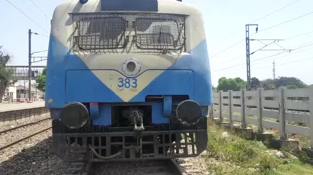 Train tied in chains at Shikohabad railway station junction