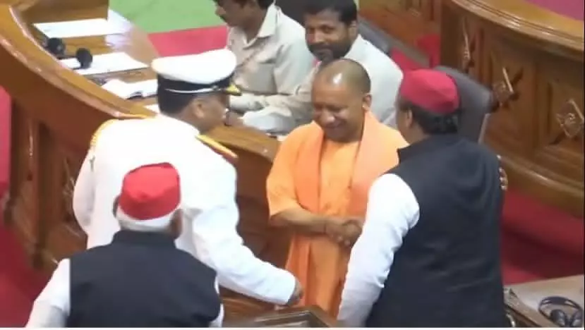 cm yogi adityanath-akhilesh yadav-up assembly-take oath-newly elected mlaS-Uttar Pradesh assembly-uttar pradesh news