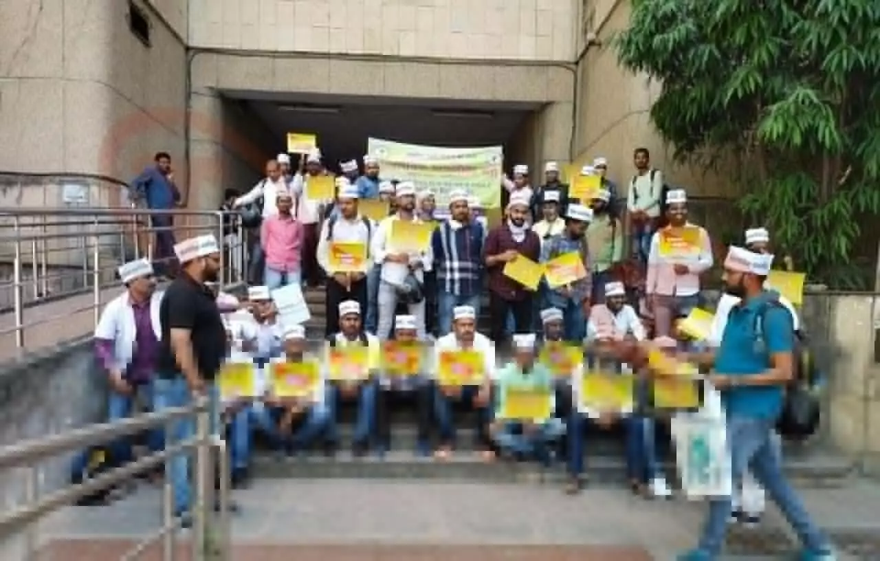 UPSSSC Pharmacist Recruitment 2019 Candidates Protest in Lucknow