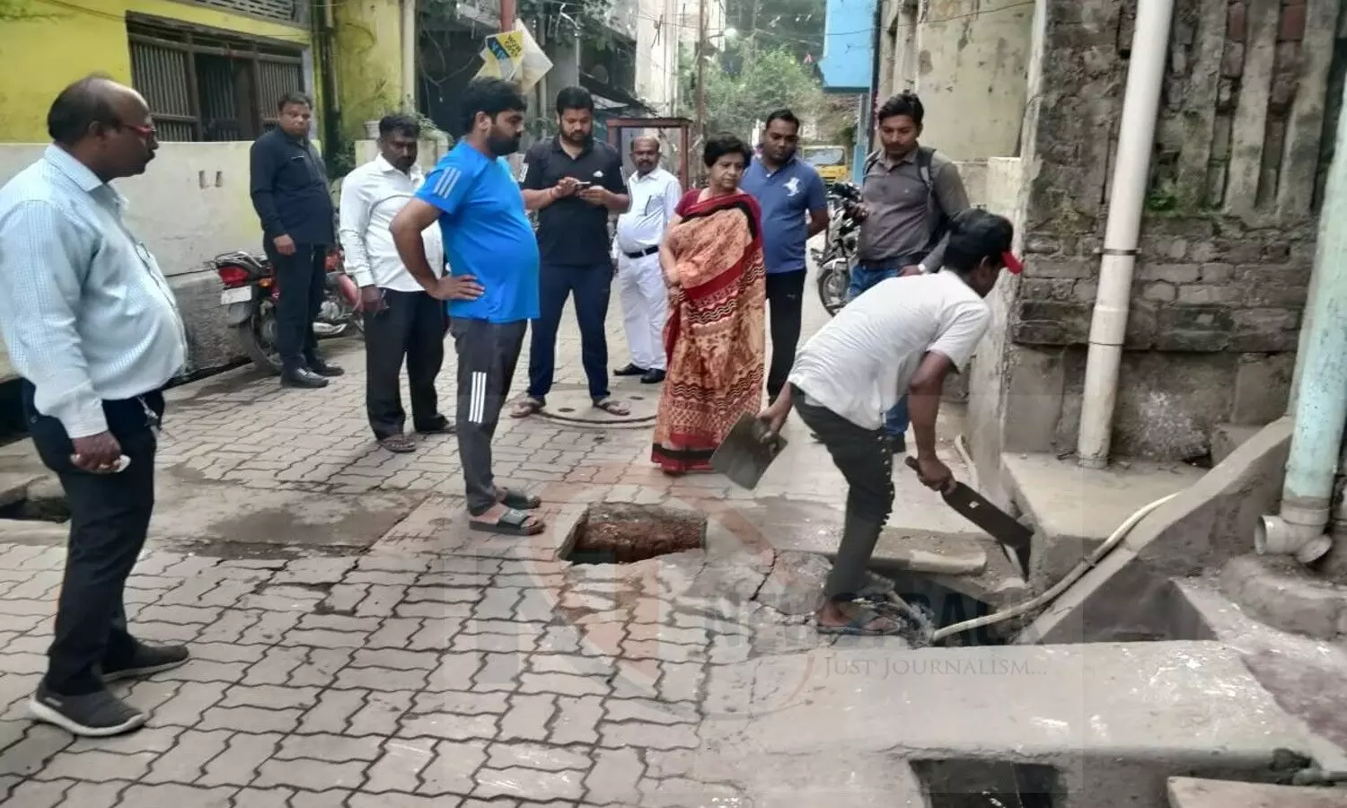 Lucknow: मेयर संयुक्ता भाटिया ने सफाई व्यवस्था का लिया जायजा, गंदगी देख सुपरवाइजर को किया सस्पेंड