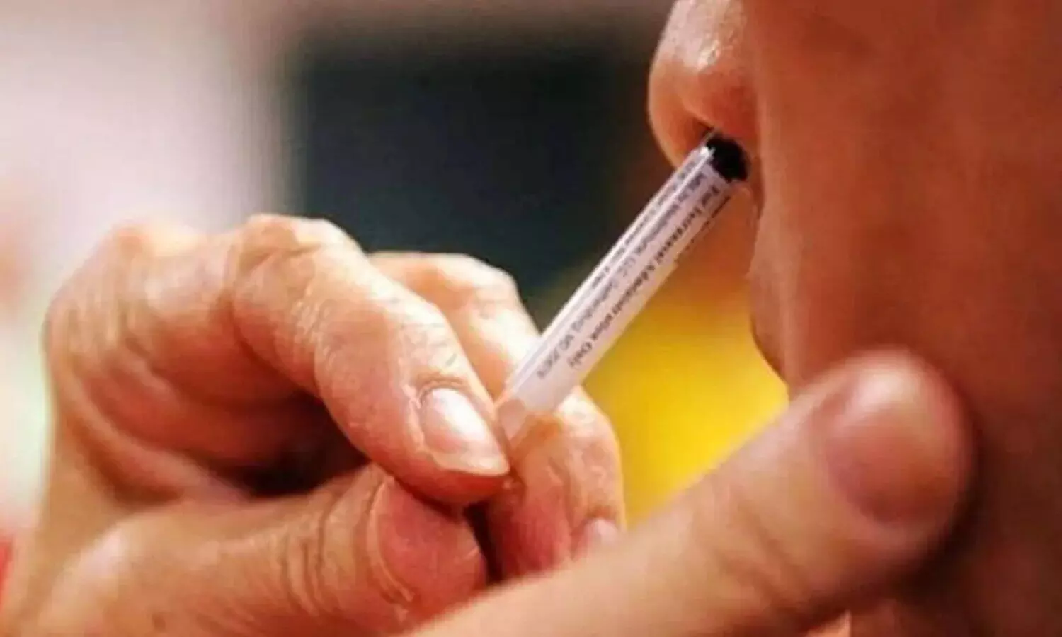 First Nasal Vaccine: कोरोना महामारी के खिलाफ रूस की बड़ी सफलता, दुनिया की पहली नेजल वैक्सीन की खोज को दिया अंजाम