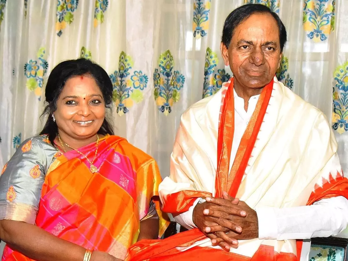 conflict increasing between kcr and telangana governor political distance