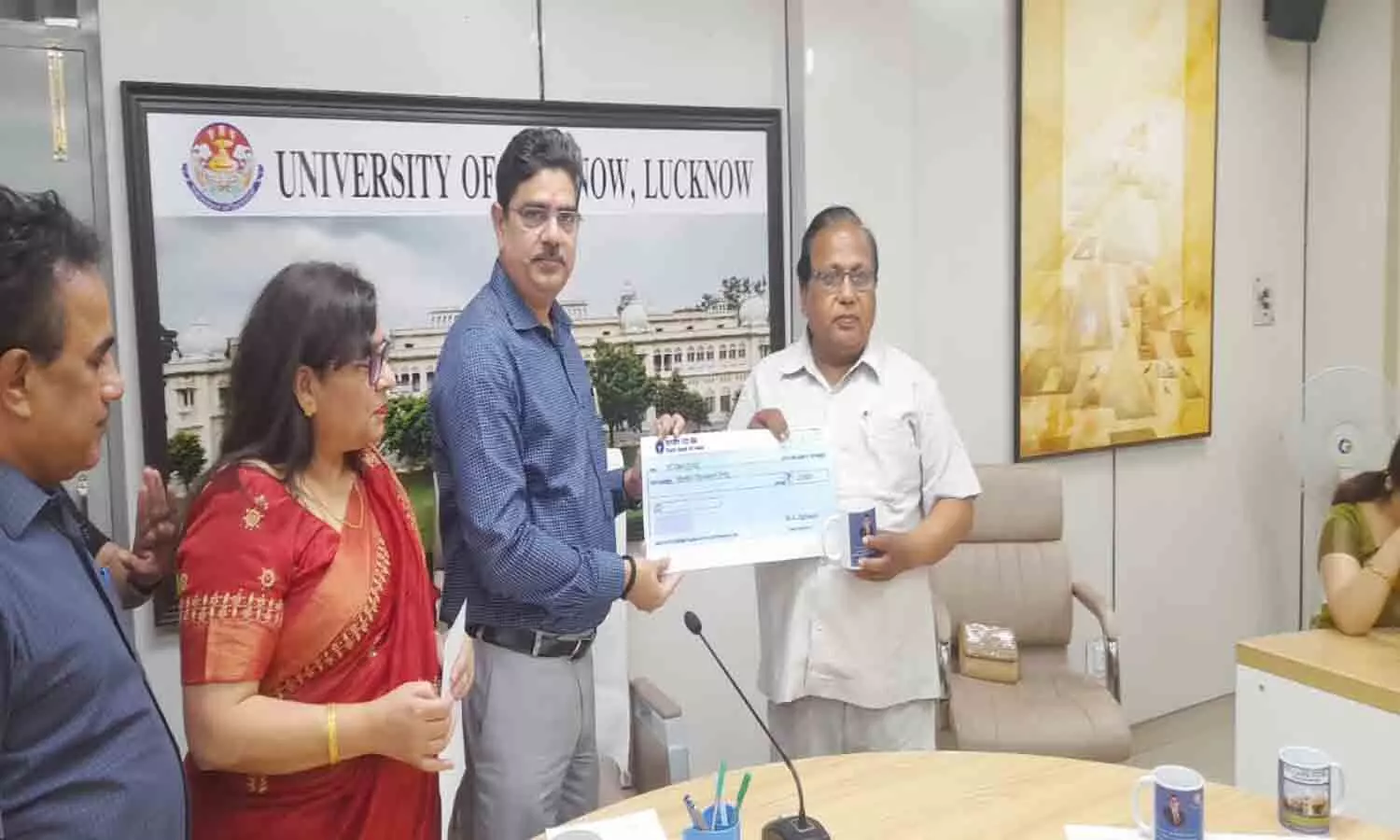 Lucknow University: Vice Chancellor launched VC Care Fund, deposited Rs 3 lakh 83 thousand on the first day