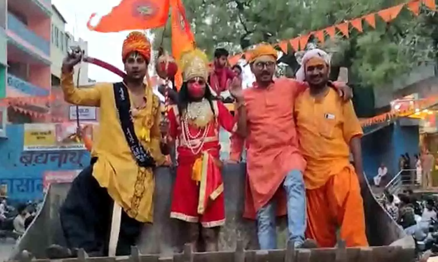 Mirzapur: Lord Shri Rams grand procession on Ramnavami, Ram devotees came out on bulldozer