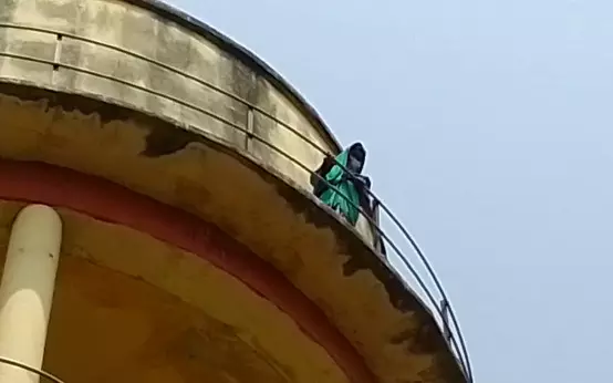 Basti News Woman climbs water tank for justice and try to attempt suicide