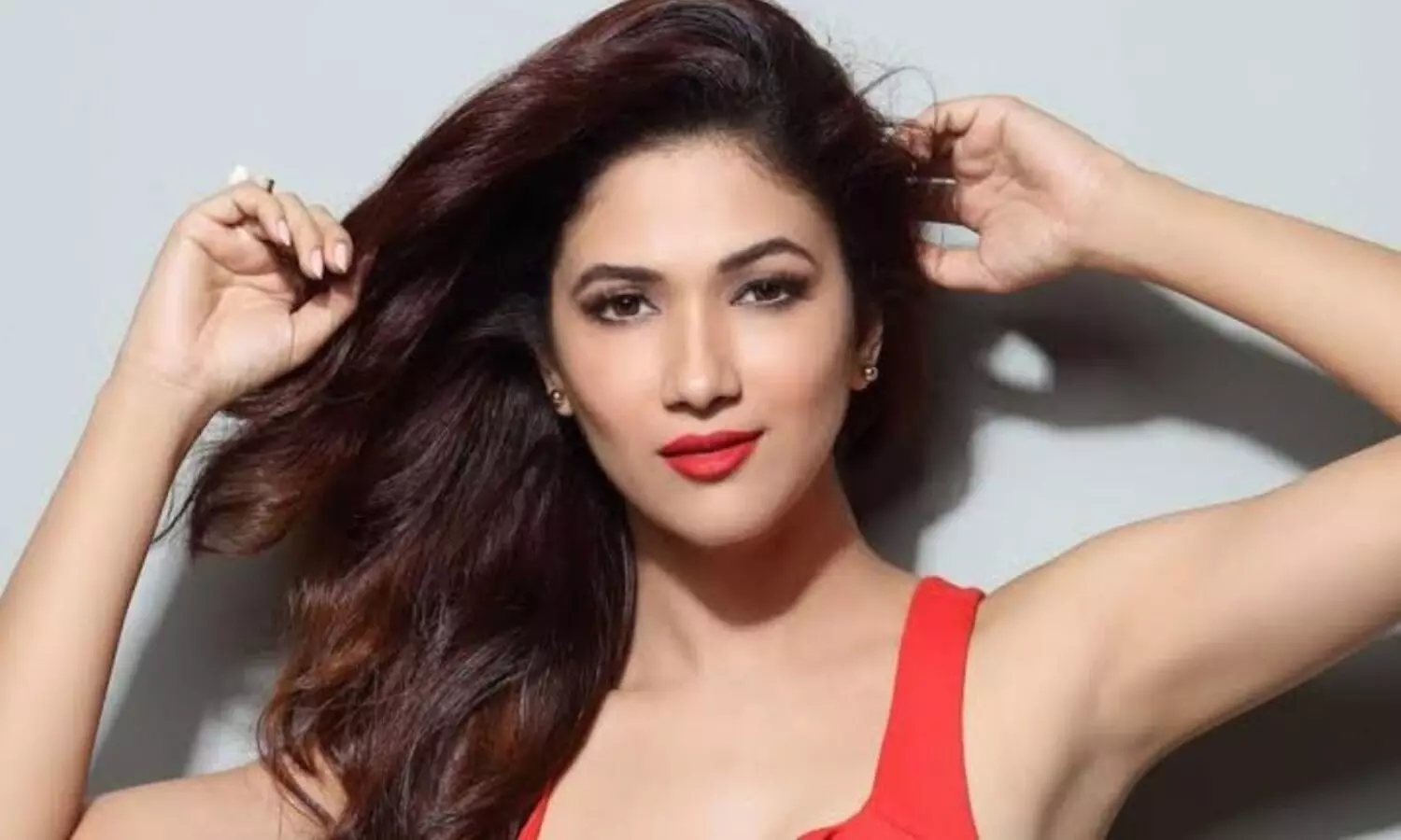 बहुरानी ने जब पहनी बिकनी, टीवी की धड़कन हैं Ridhima Pandit