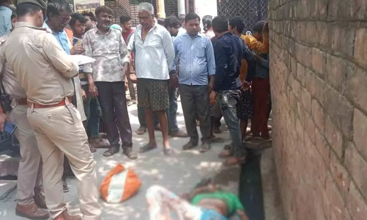 In Fatehpur, Bolero driver escaped after hitting a woman and leaving her injured, died in agony
