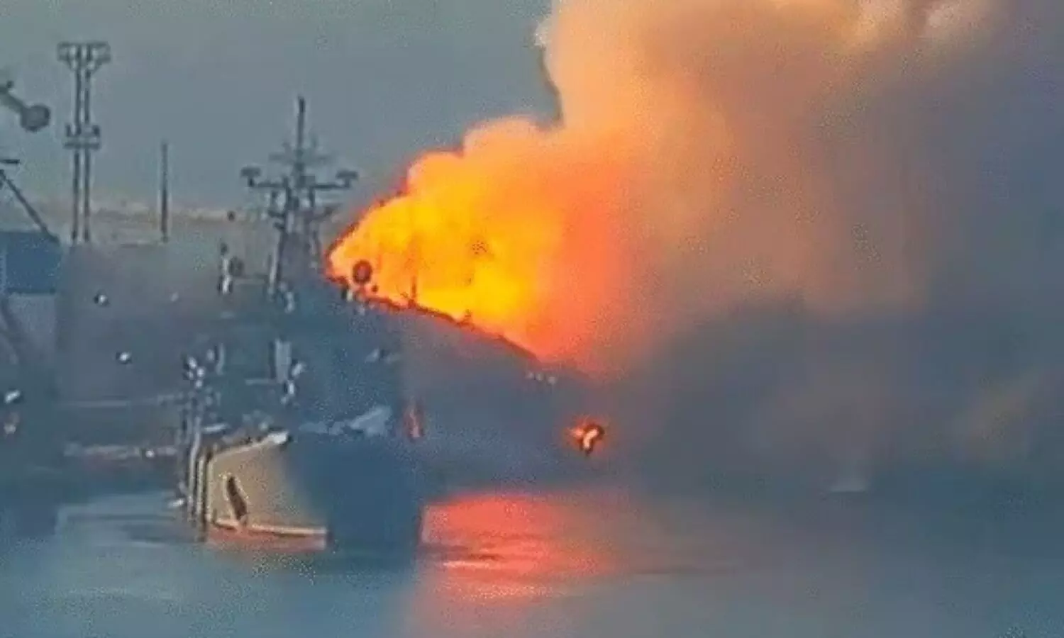 Russian missile cruiser Moskva destroyed