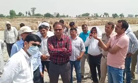 baghpat News Officials reached Khadar to measure settlement of UP Haryana border dispute