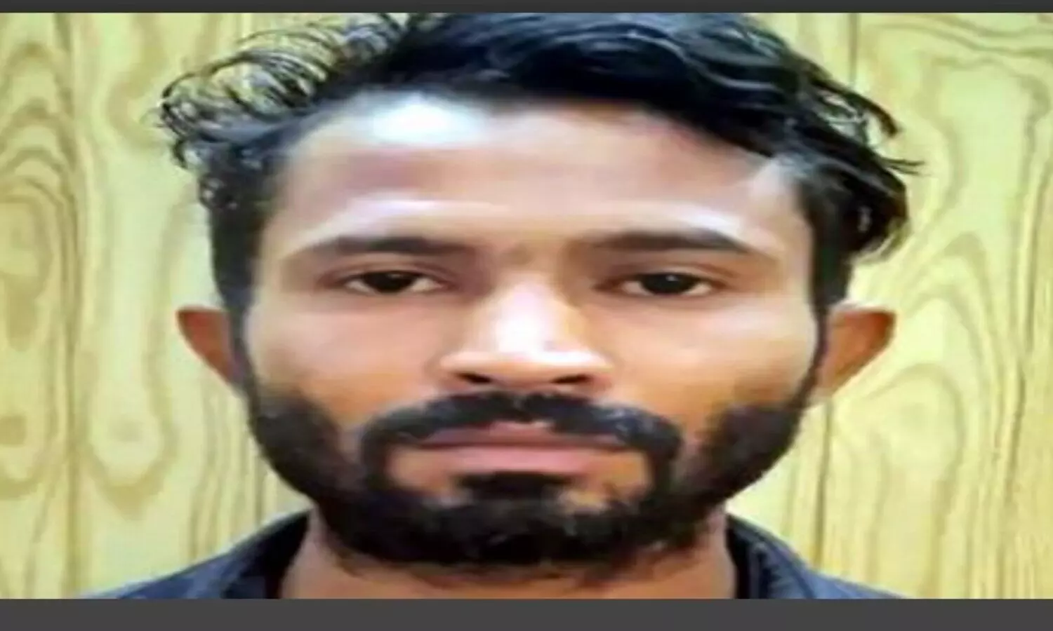 Meerut: 50 हजार का इनामी कुख्यात अपराधी को STF ने किया गिरफ्तार, किया गया पुलिस के सुपुर्द