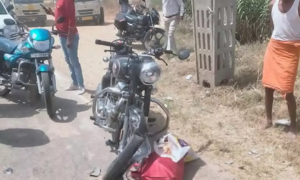 Unnao Accident News 2 killed and 2 injured in direct collision of two bikes