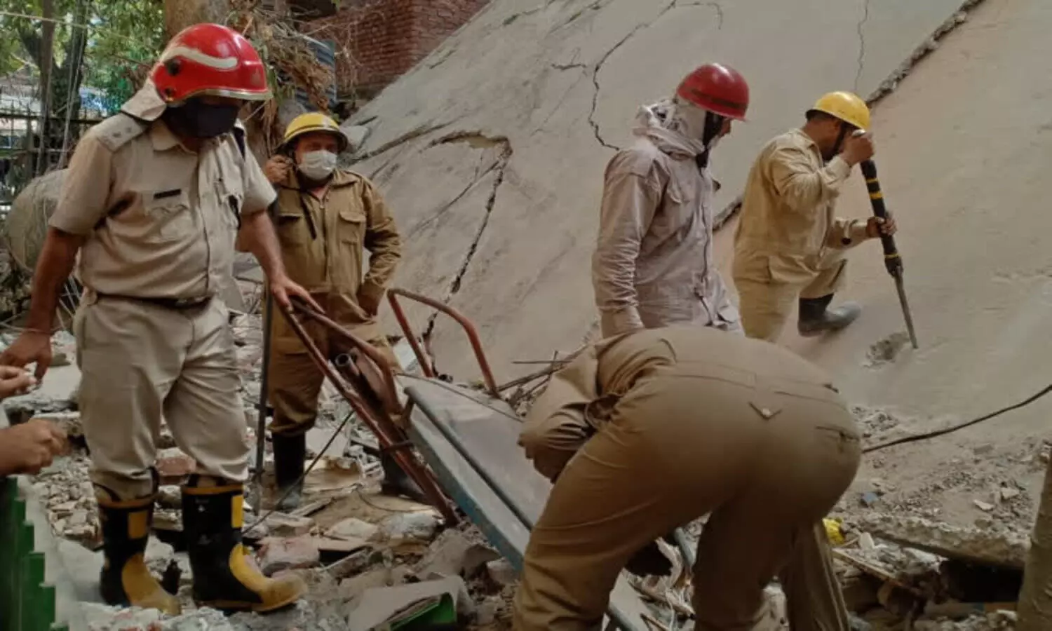 Building collapsed in Delhi