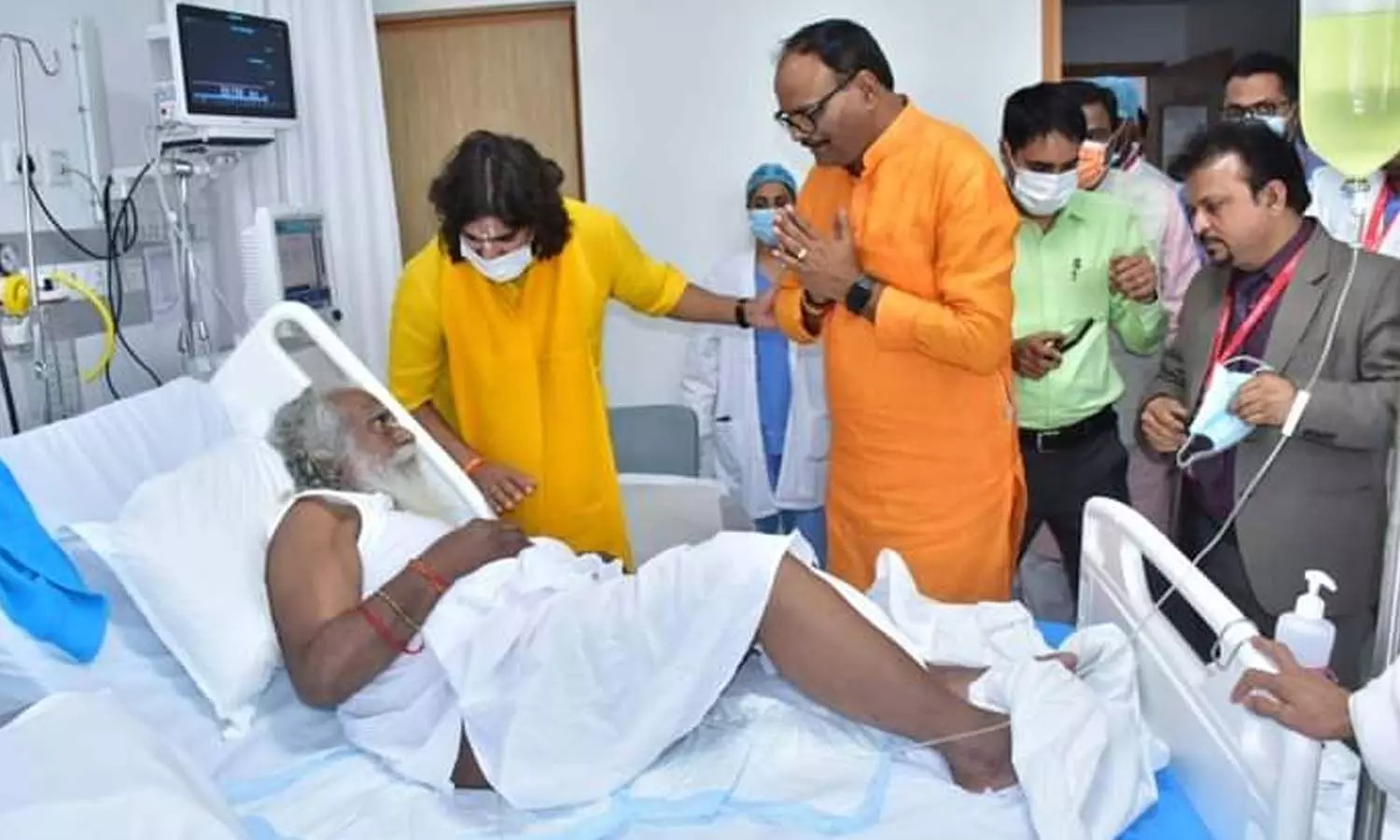 Deputy CM Brajesh Pathak took Mahant Nritya Gopal Dass treatment going on in Medanta Hospital.