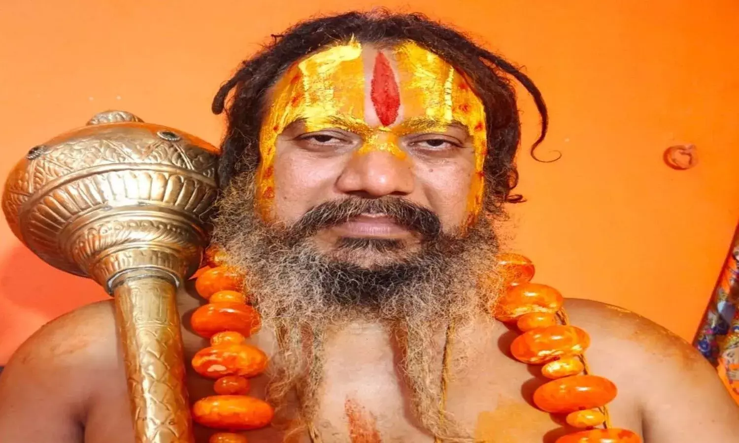 Jagadguru Paramhans Acharya lives in Ayodhya not allowed to enter Taj Mahal  Agra reason given Saffron clothes brahmdand | Agra: जगद्गुरु परमहंस आचार्य  को ताजमहल में नहीं मिला प्रवेश, भगवा कपड़ा बना