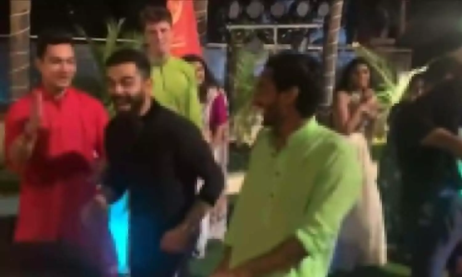 Virat Kohli dances on the hit song O Antava from Allu Arjuns film Pushpa, watch video