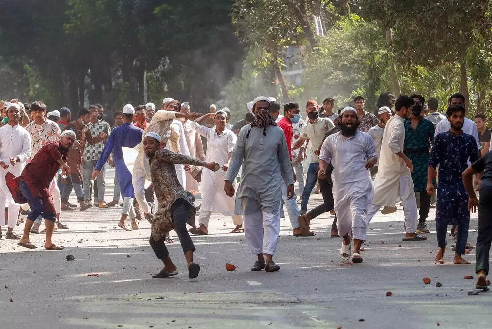 clashes between two group in up sambhal many people injured firing