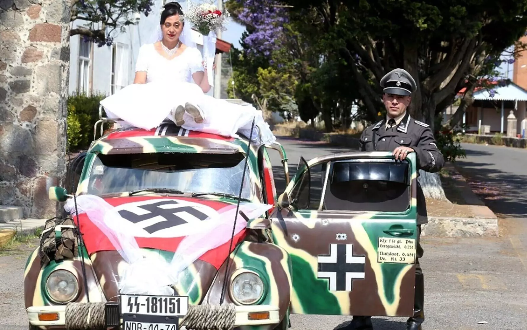 mexican couple got married nazi themed wedding on adolf hitler anniversary