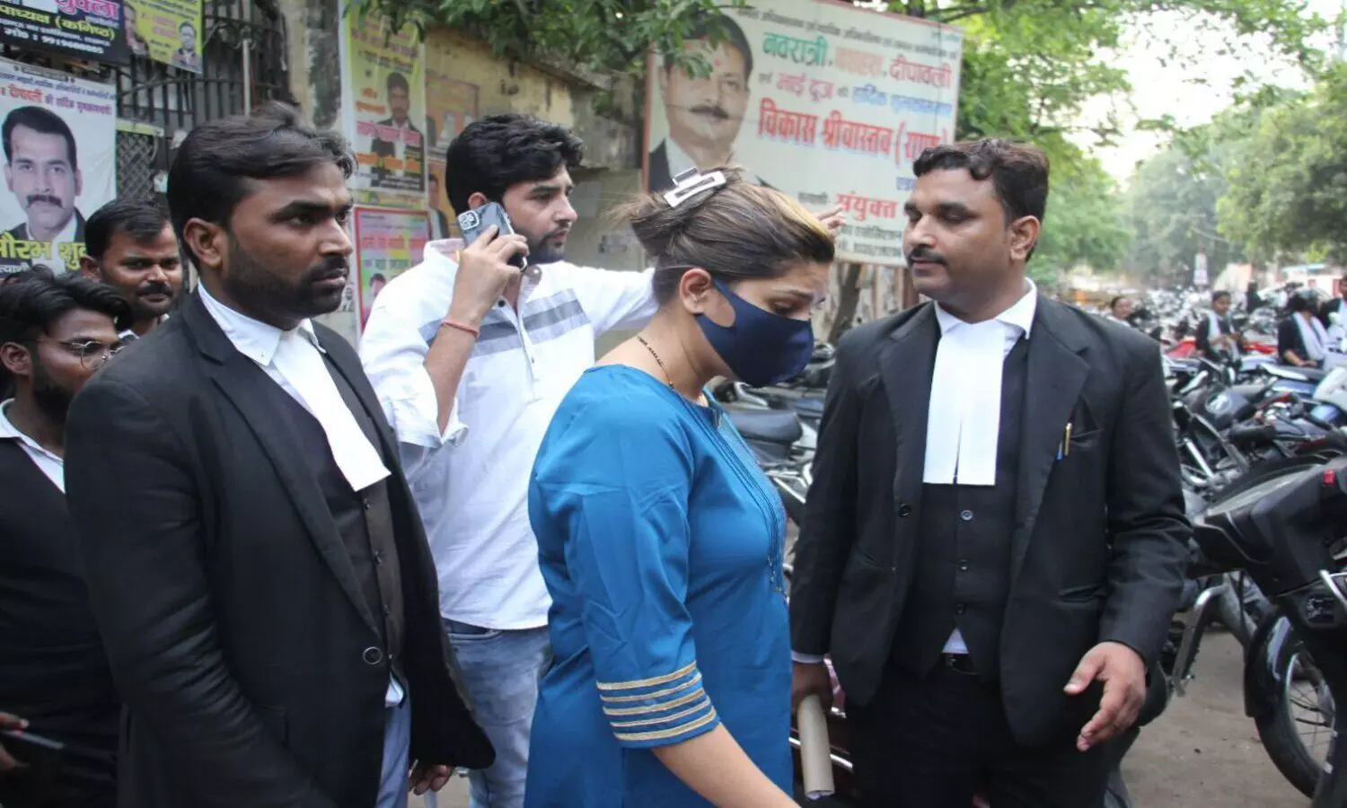Sapna Choudhary Case: सपना चौधरी पहुँची लखनऊ, पेशी पर नहीं पहुँचने पर जारी हुआ था अरेस्ट वारंट