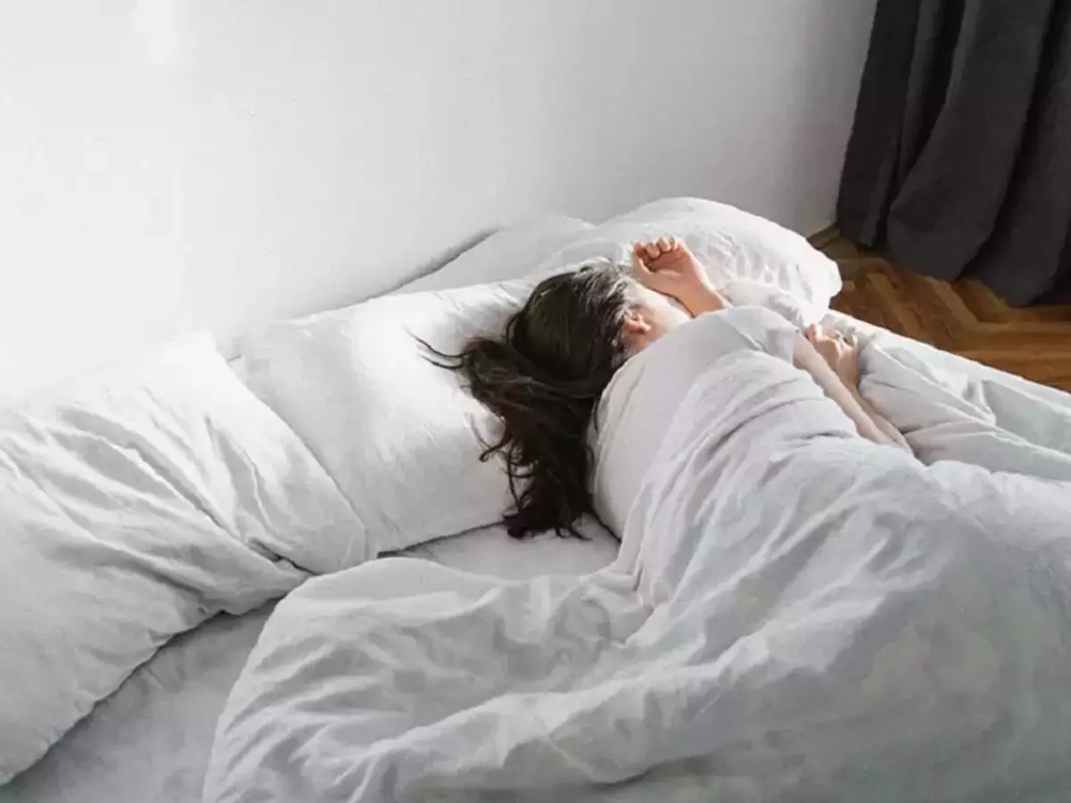 देर तक सोने के होते हैं कई Health Benefits