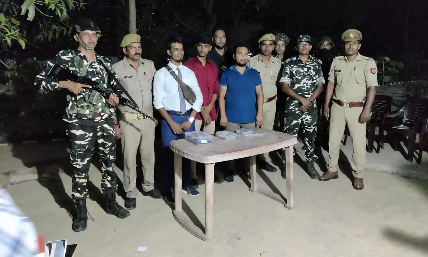 soldiers caught four Bangladeshi