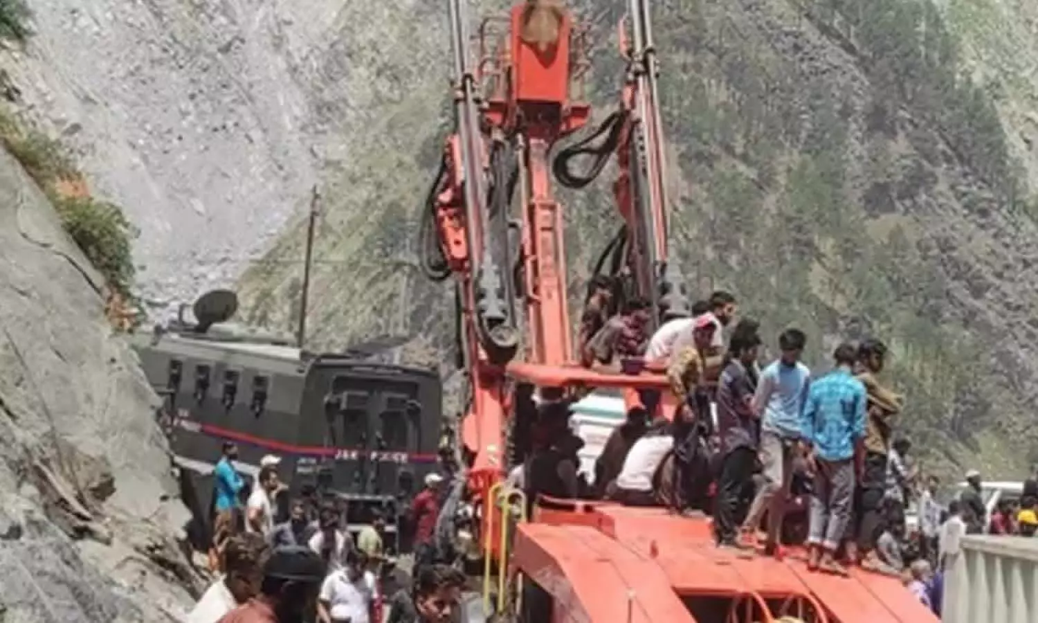 Third day of rescue operation in Ramban, bodies of all the workers removed, case filed against the construction company