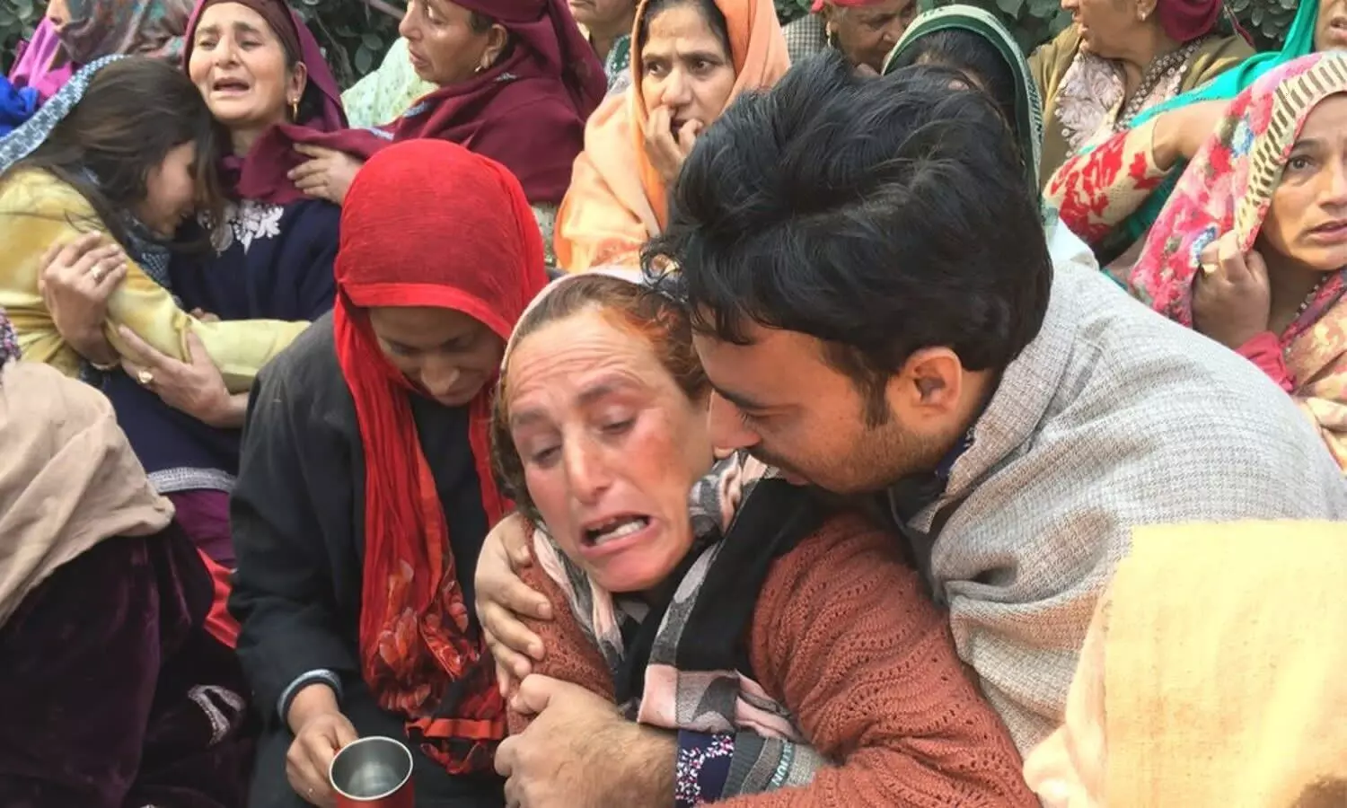 Terrorist in Jammu Kashmir: जम्मू-कश्मीर में हिंदूओं में खौफ, बढ़ती जा रही टार्गेटेड किलिंग, दहशत में हिंदू परिवार