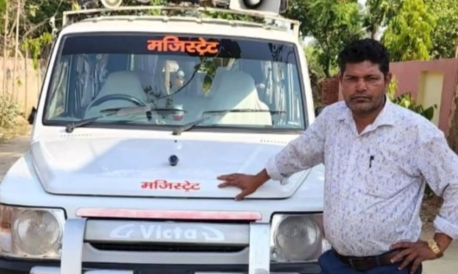 Tehsildars bribe-boring driver: In Bijnor, used to extort from mining contractors and dumpers owners, recovered Rs 21 lakh