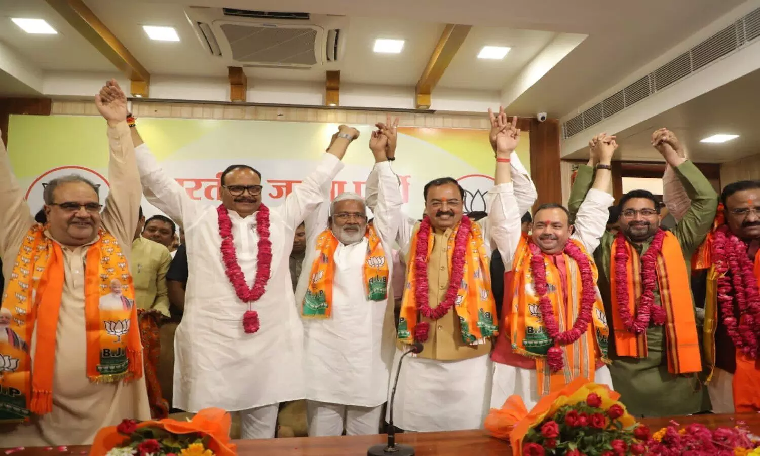 UP MLC Election 2022: भाजपा उम्मीदवारों ने विधान परिषद के लिए दाखिल किया अपना पर्चा