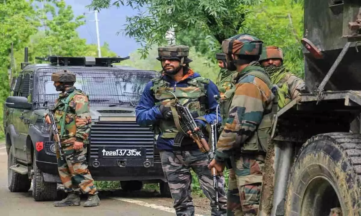 Jammu Kashmir News Encounter between police and terrorists in  Chrisbal Palpora Sangam of Srinagar